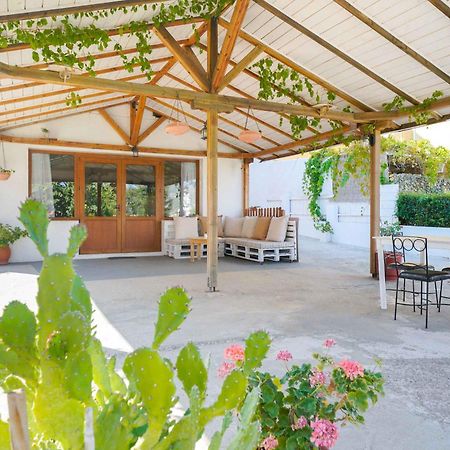 Villa Golden Nest リメナリア エクステリア 写真